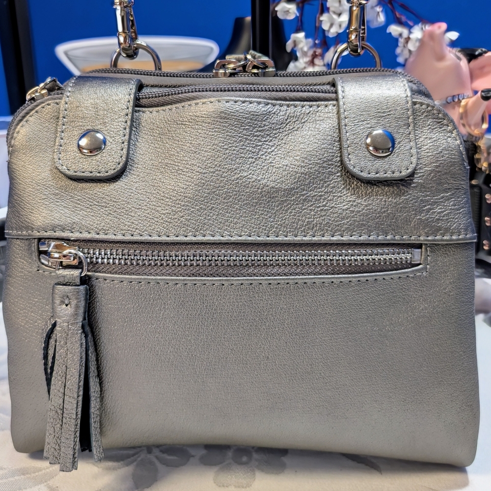 Gun Tote'n Mama G Metallic Leather Crossbody Concealed Carry Purse - Picture 2 of 12